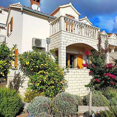 Apartments Benika Bol Zewnętrze zdjęcie