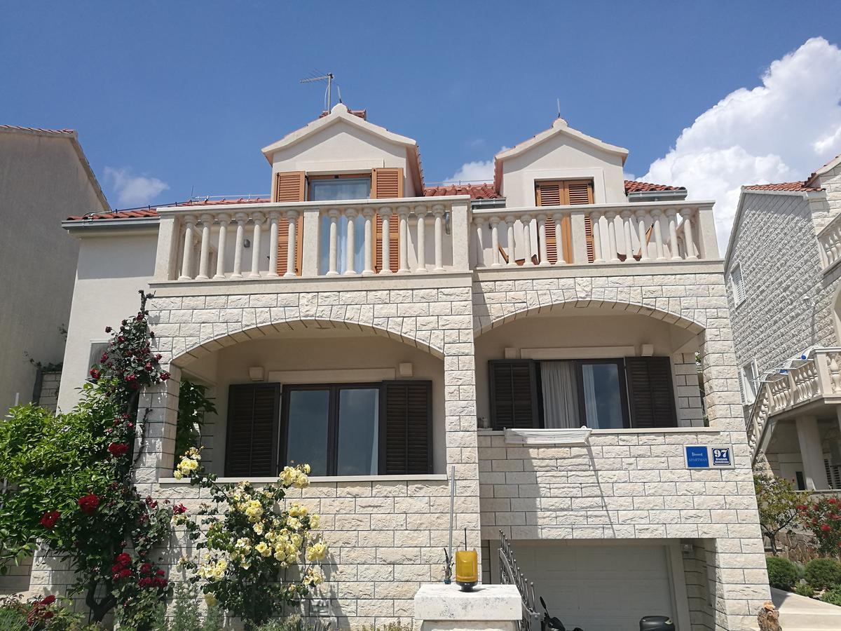 Apartments Benika Bol Zewnętrze zdjęcie